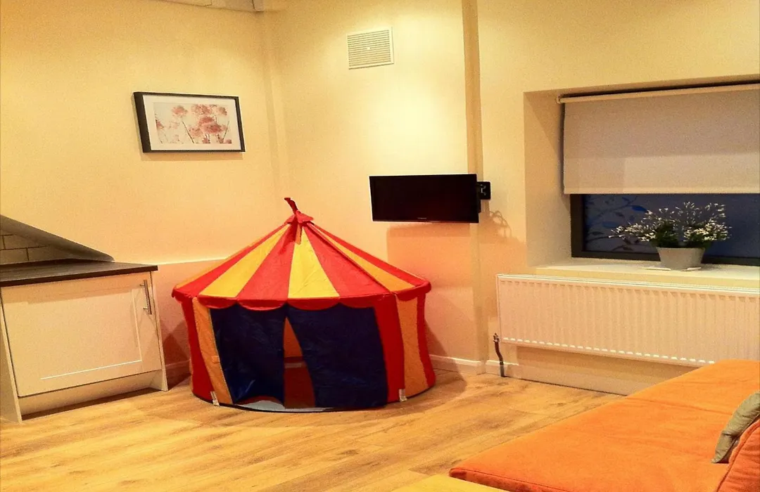 Lyall Apartment Hotel-1