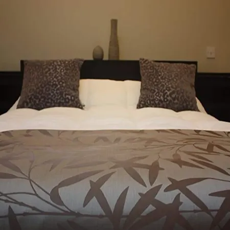 Lyall Apartment Hotel-2